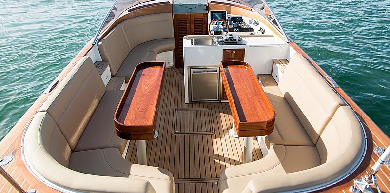 Cockwells 9.5M Open tender exterior