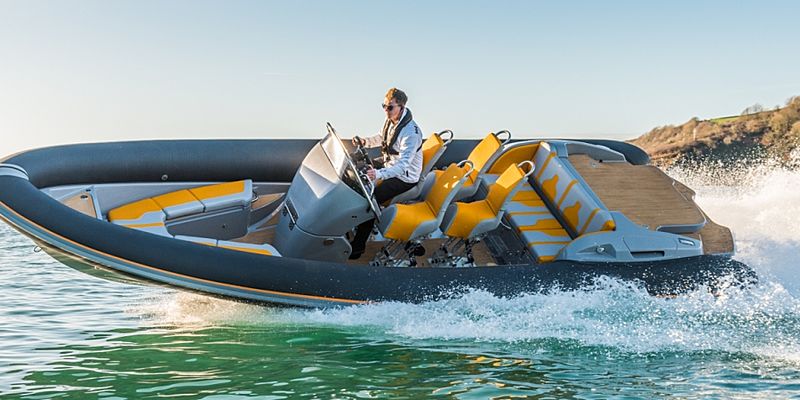 Ribey YT 740 tender exterior