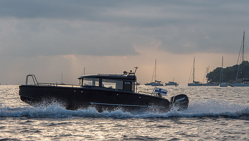 XO Boats 270 Cabin tender exterior