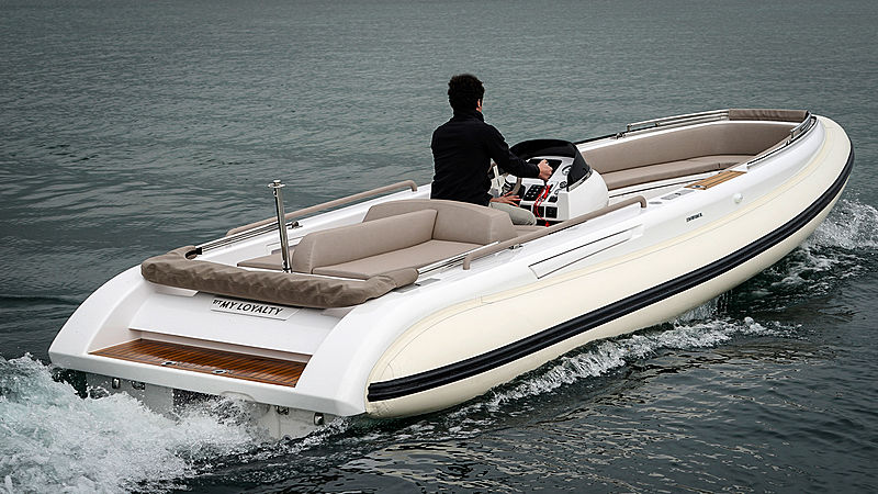 Dairel Tender 7 exterior