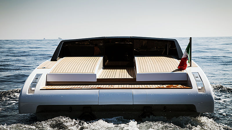 DARIELimo 9.5 tender exterior