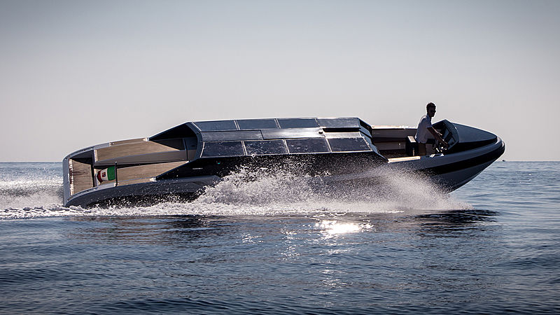 DARIELimo 9.5 tender exterior