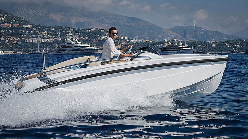 Dariel 5 Tender exterior