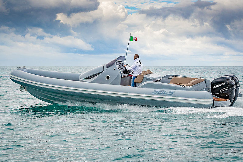 Sacs Strider 10 tender exterior