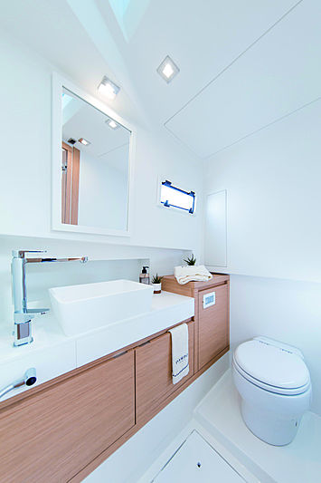 Pardo 38 tender interior