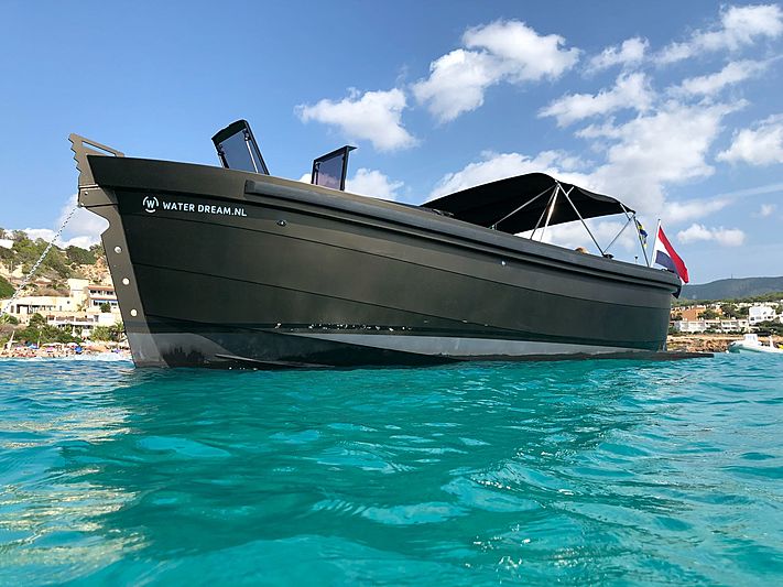 Waterdream S-1100 tender exterior