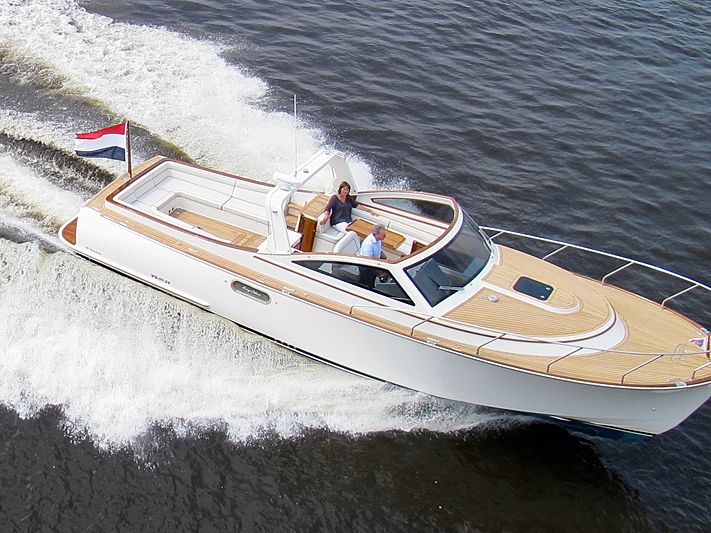 Long Island 40 Runabout tender exterior
