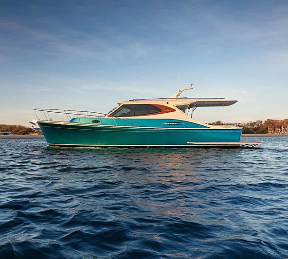 Whitehaven Harbour Classic 40 tender exterior
