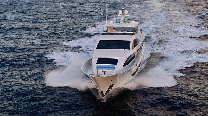 Catera yacht cruising