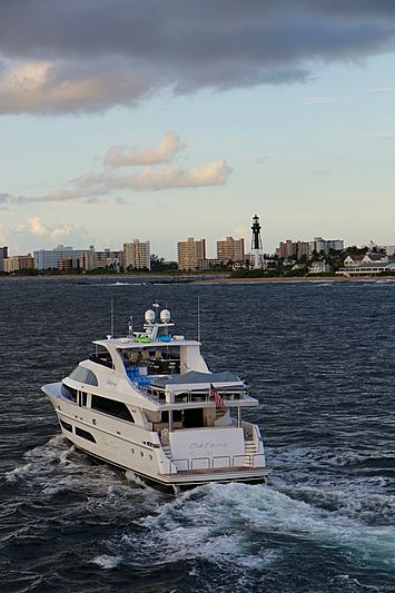 Catera yacht cruising