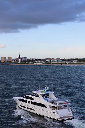 Catera yacht cruising