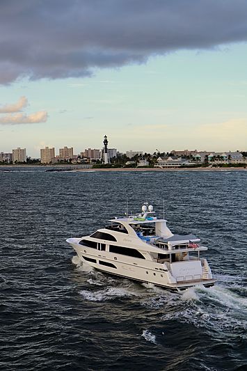 Catera yacht cruising