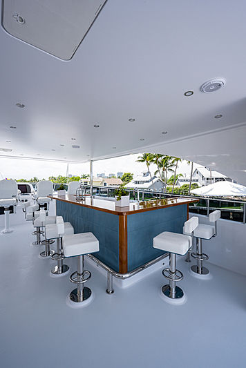 Catera yacht flybridge