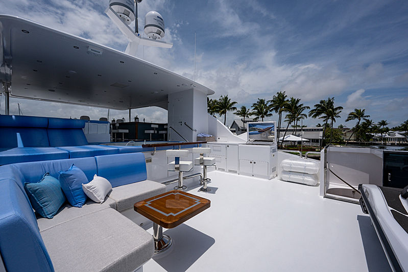 Catera yacht flybridge