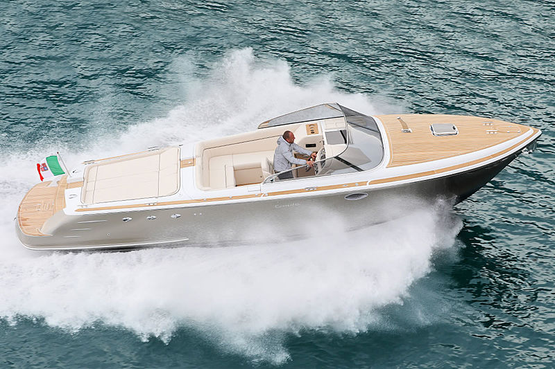 Comitti Venezia 31 tender exterior