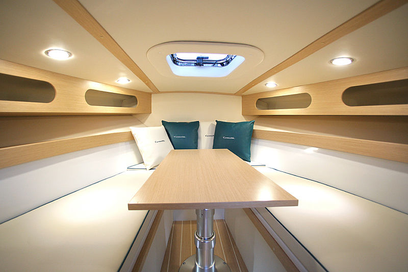 Comitti Venezia 31 tender exterior