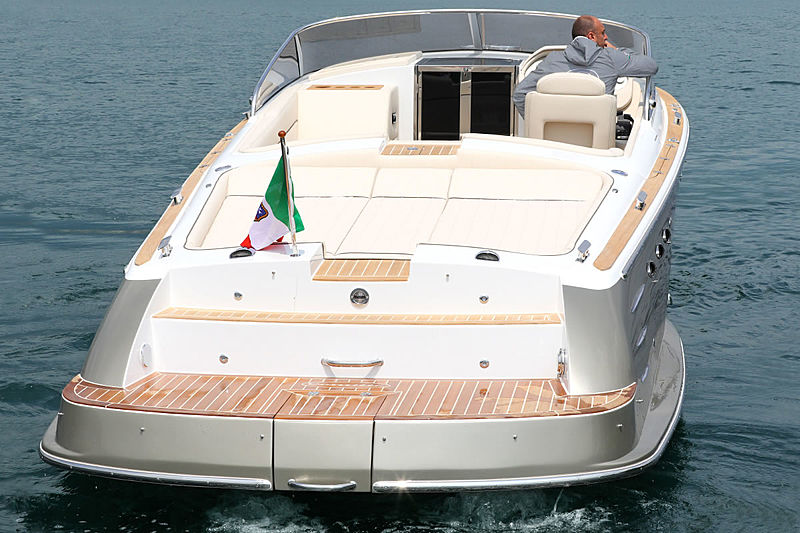 Comitti Venezia 31 tender exterior