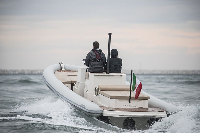 Levi PMP 8punto5 tender exterior