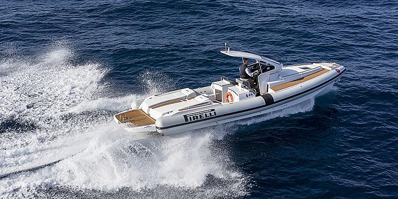 Pirelli 1100 tender exterior