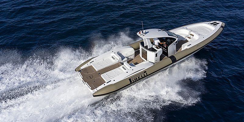 Pirelli 1400 tender exterior