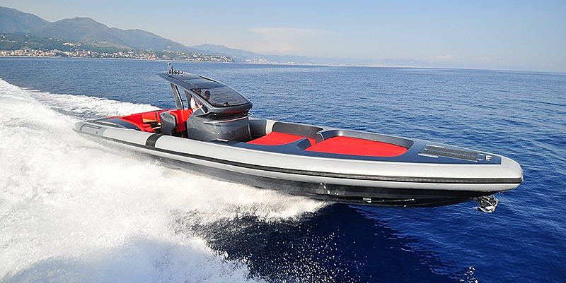 Pirelli 1400 tender exterior