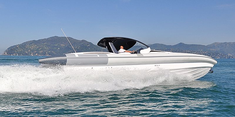 Pirelli 1400 tender exterior