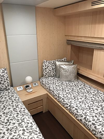 Reveil yacht stateroom