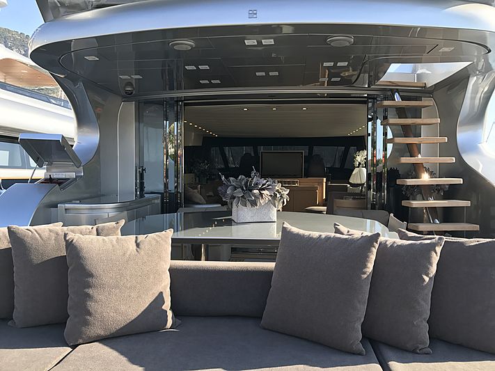 Reveil yacht aft deck