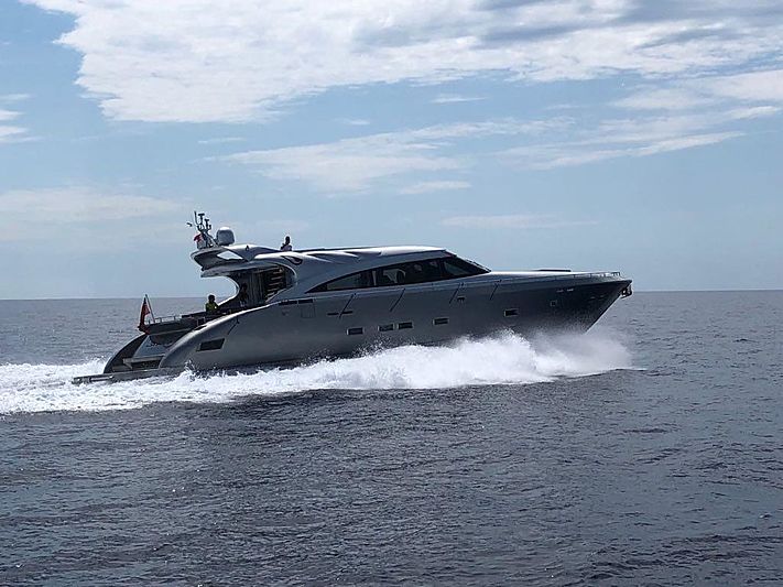 Reveil yacht cruising