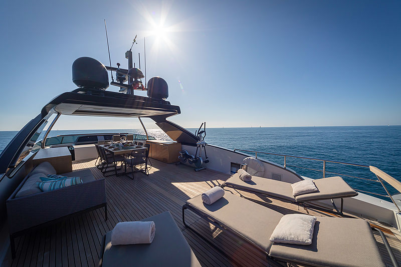 STAE yacht sundeck
