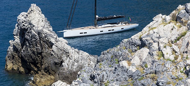 EGI4 yacht anchored