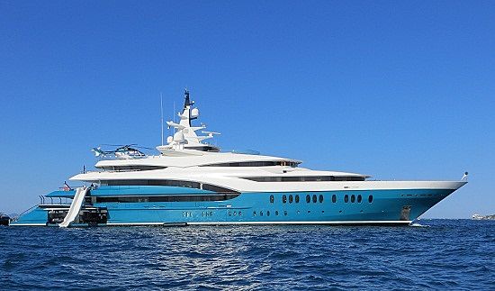 Superyacht Sunrays in the bay of Saint Tropez | SYT