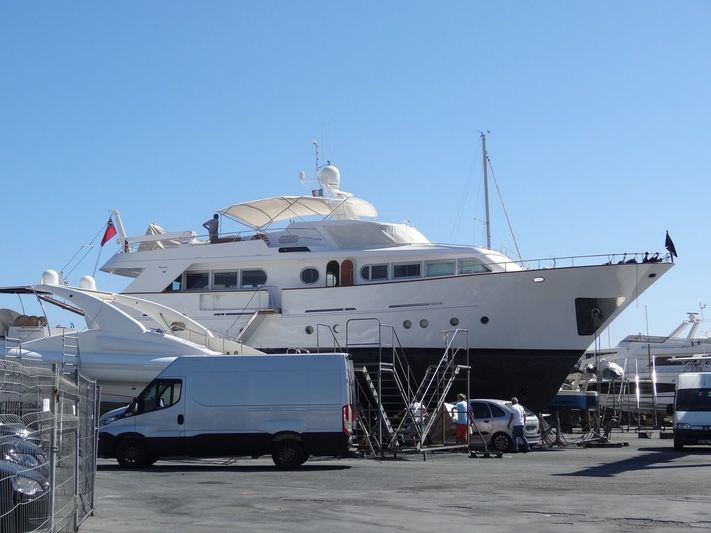 LA FAMILIA yacht Benetti