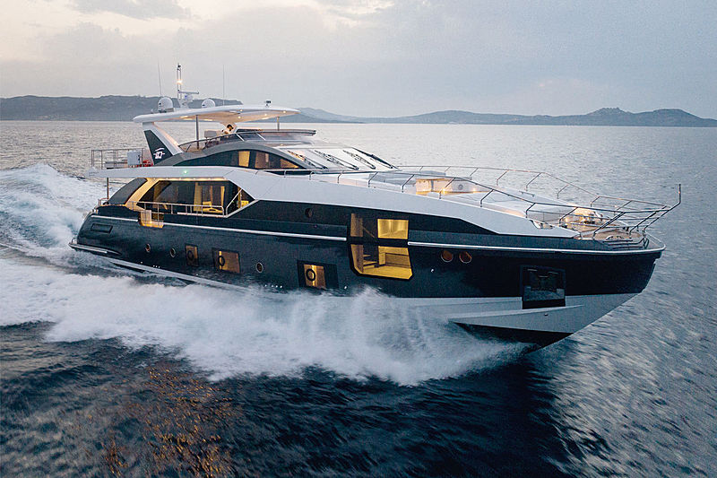 R.Darenben yacht cruising