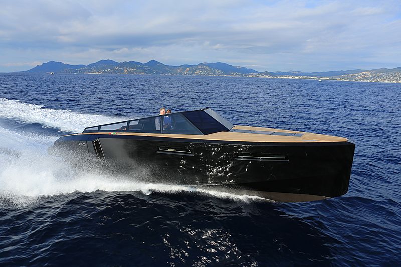 EVO R4 tender Evo Yachts