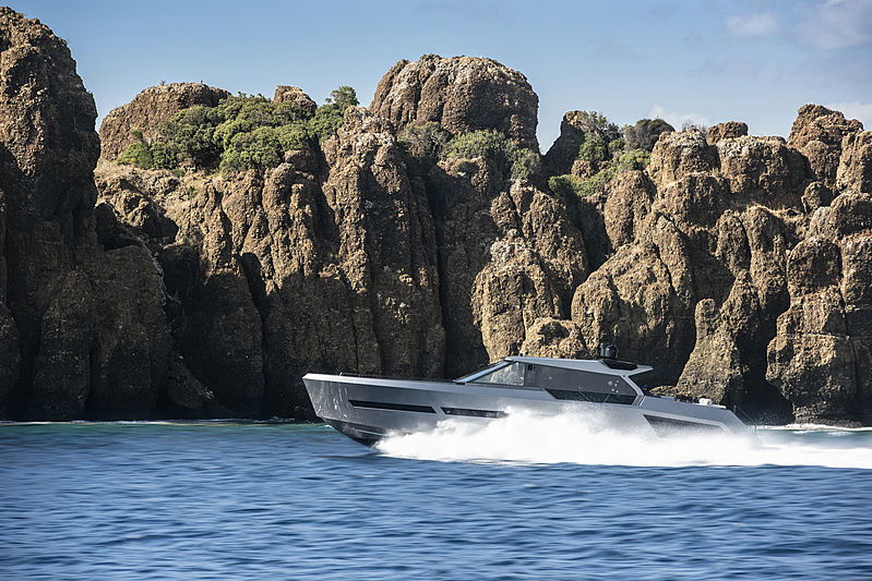 Mazu 82/01 yacht exterior