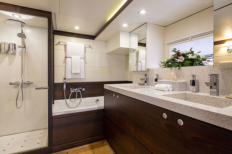 Radiance yacht bathroom