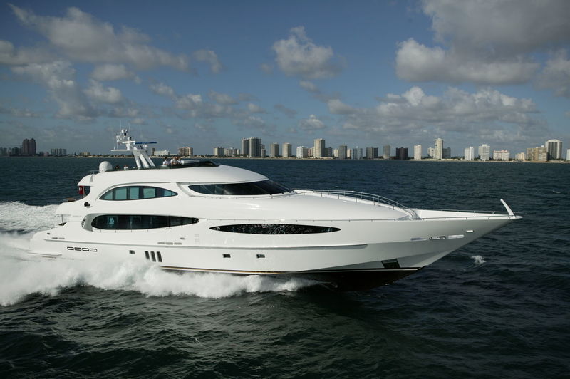 The World is Not Enough at full speed off Miami