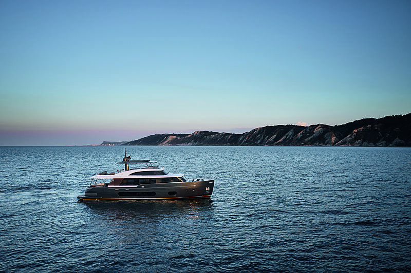 Azimut Grande Magellano 25/01 yacht exterior