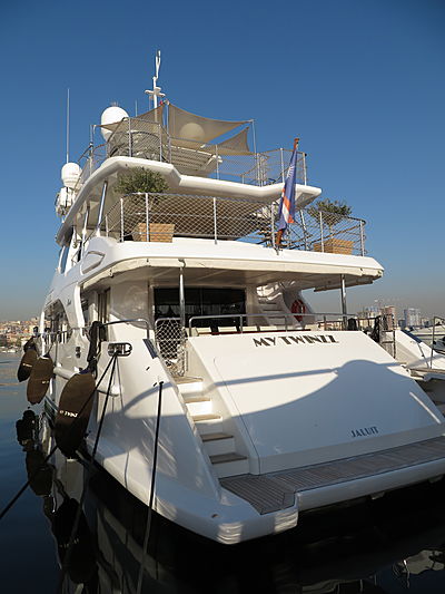 Twinzz yacht at Pendik Marina