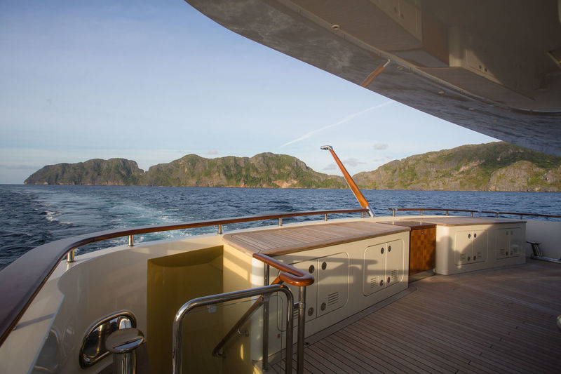 Jade 959 main aft deck