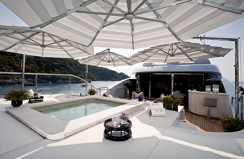 11.11 yacht sun deck