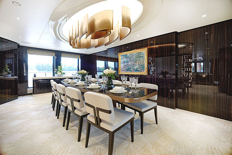 Photo Soaring yacht dining table SuperYacht Times