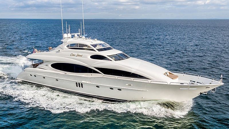Cedar Island yacht running