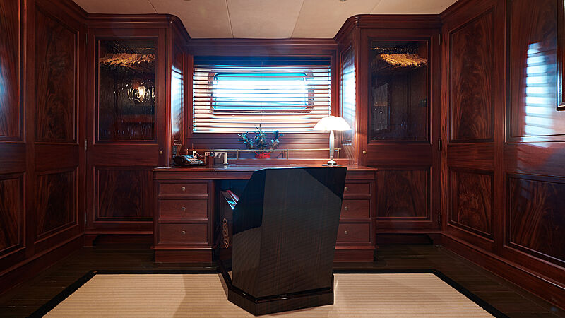 Tiara yacht stateroom