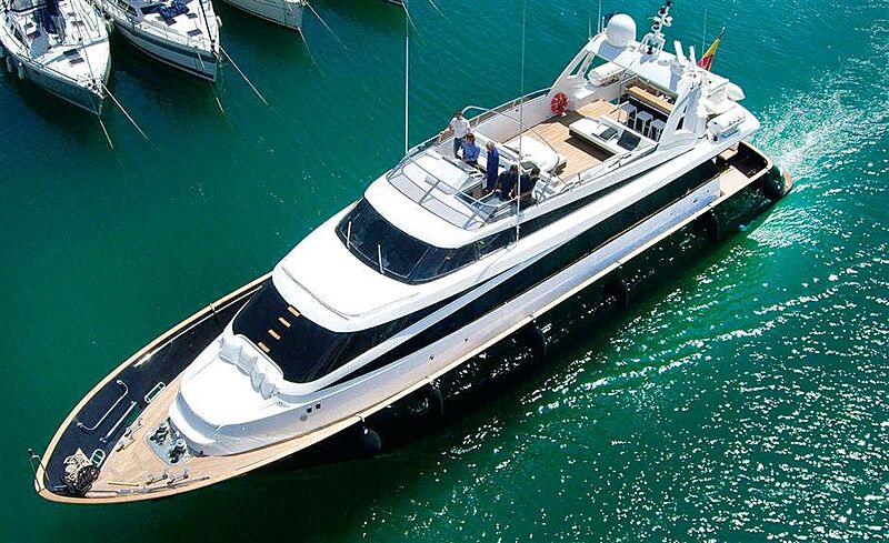 Petardo yacht cruising