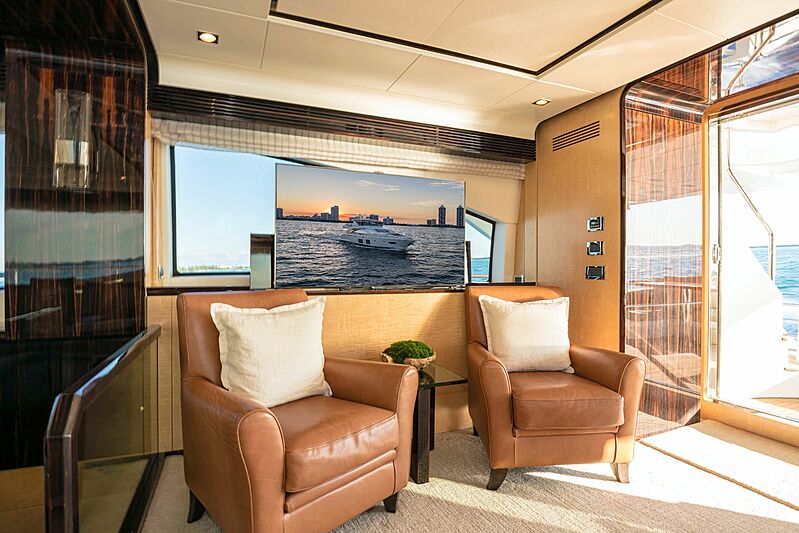 Phoenix yacht saloon