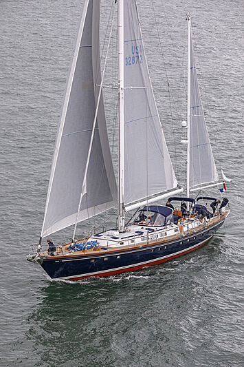 Hermie Louise yacht cruising