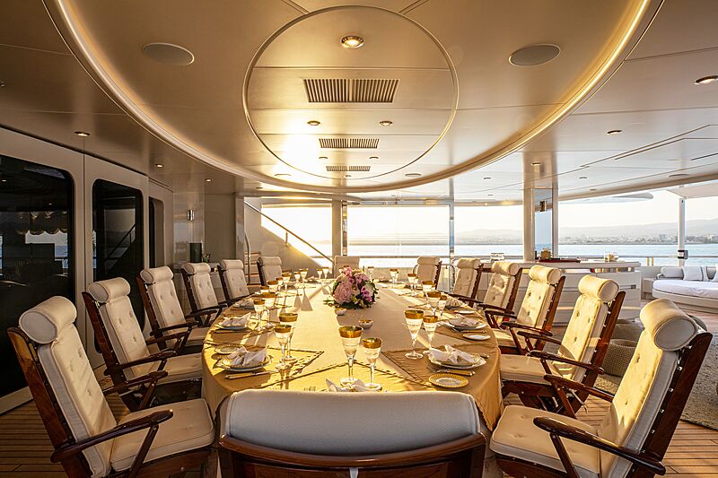 Valerie yacht deck dining