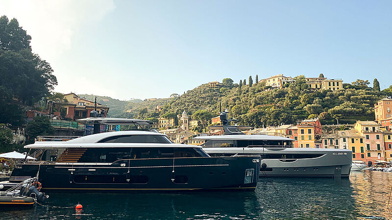 Azimut Magellano 25 Metri and Rebeca in Portofino
